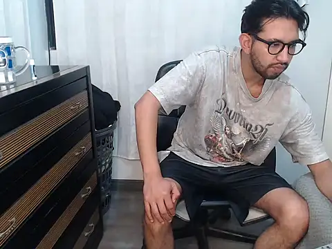 XXX chat uživo modela thomass1018