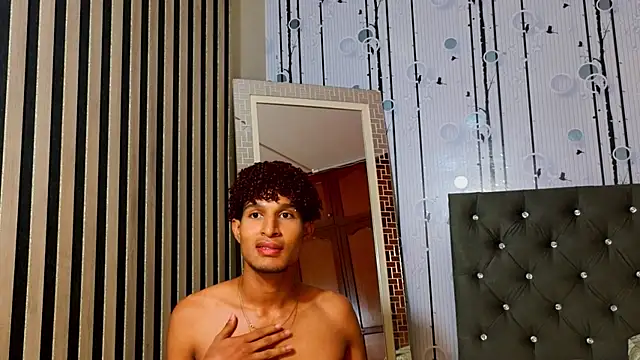 Alex_Bloom webcam show