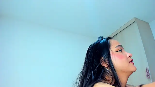 monica_little23のライブXXXチャット