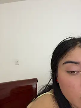 Chat +18 de KallyMyller1 ao vivo
