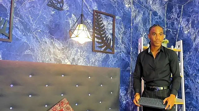 axel_silva4 Adlı Modelin Canlı XXX Sohbeti