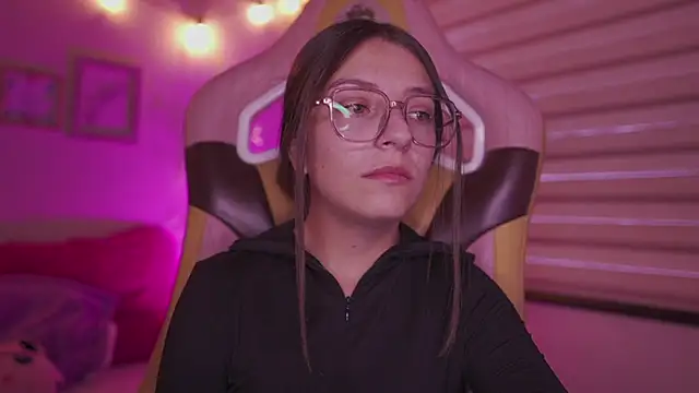 Chat +18 de milly_kenner ao vivo