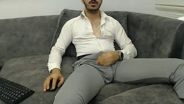 Naughtb0y Chat XXX live