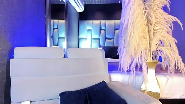 Онлайн чат XXX AliDiaz_