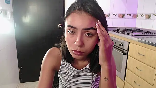 julieta_fn's Live XXX Chat