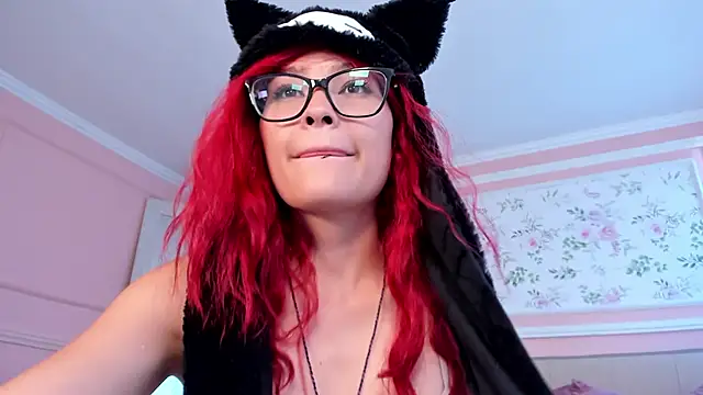 mae_lyra's Live XXX Chat
