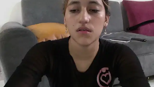 Tammys4 Adlı Modelin Canlı XXX Sohbeti
