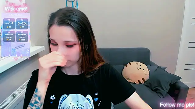 Kitten_Alissa Adlı Modelin Canlı XXX Sohbeti
