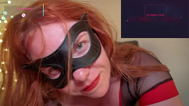 GingerAleMILF Adlı Modelin Canlı XXX Sohbeti