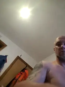 HornyDaddyMuscle Adlı Modelin Web Kamerası Şovu