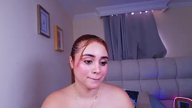 Chatroom XXX en direct de soph1a_roy