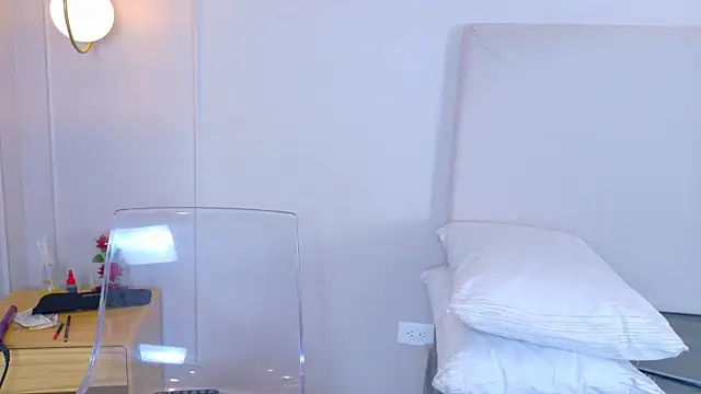 ZoeyPetit's Webcam Show