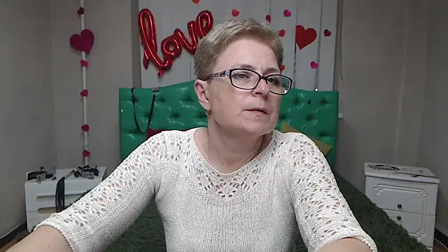EmiliaGree: απευθείας συνομιλία ΧΧΧ