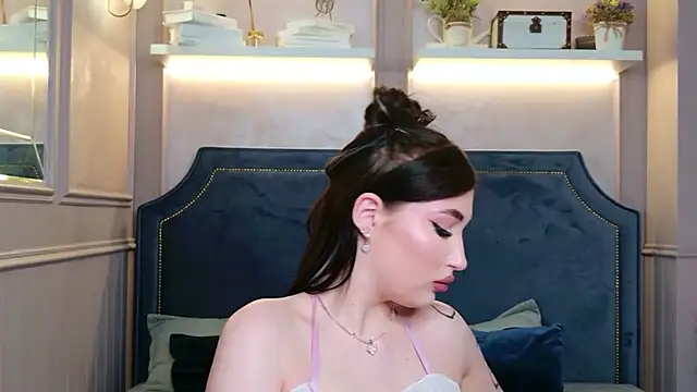 EmmaLawrens' Live XXX Chat