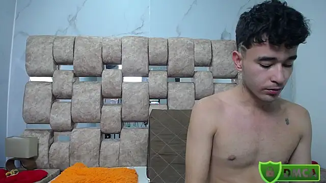 Chat XXX ao vivo de KathyAiden