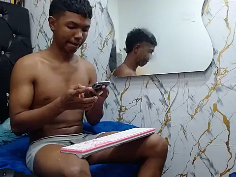 lonjitas_twink_hot's Webcam Show