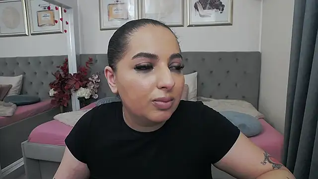 BustyAllyy – Kamerová šou