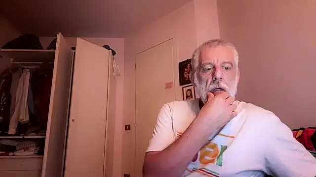 PierPesaroX: απευθείας συνομιλία ΧΧΧ