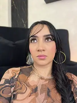 EmmyEvans1 Adlı Modelin Canlı XXX Sohbeti