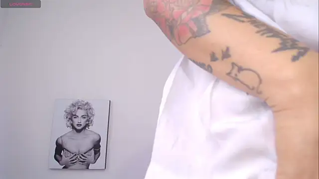 XXX chat uživo modela Millie_bobby