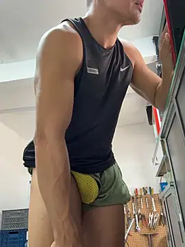 Paul22cm- Chat XXX in diretta