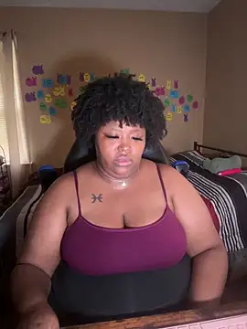 Chocolatebunnyxx96 Adlı Modelin Canlı XXX Sohbeti