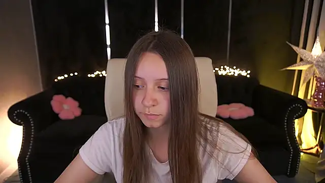 XXX chat uživo modela TinyNatalie
