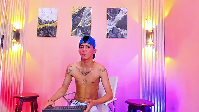 Marcus_and_Tony Live XXX-Chat