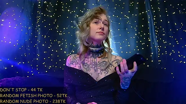 Littlespacemouse élő XXX-chatje