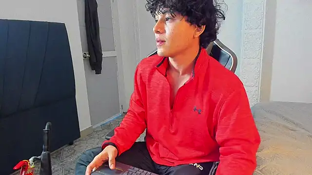 latin_beast4 Live XXX Chat