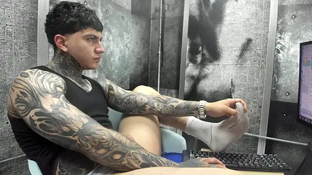 Gury_tattoo's Live XXX Chat