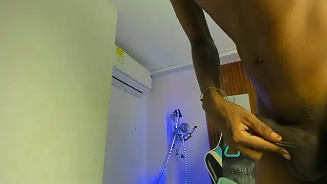 Afrowayuu's Webcam Show