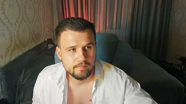 Vladik_b Show in webcam