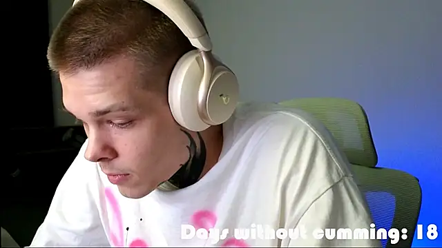 DENIS_HERE webkamerás műsora