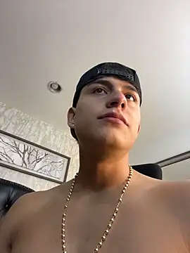 XXX chat uživo modela Lander_Cruz