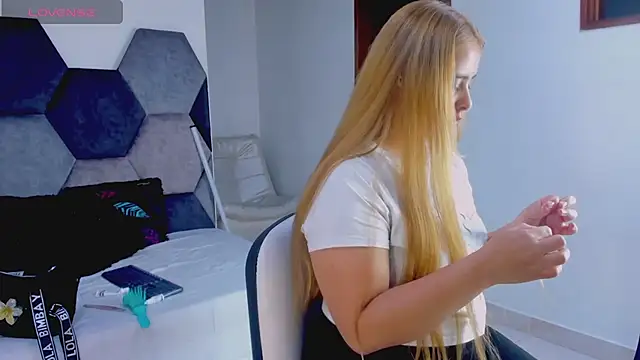 MikaelaStone's Live XXX Chat