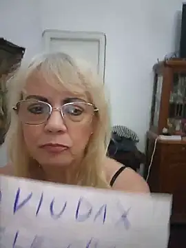 MatureElegantWidow's Webcam Show