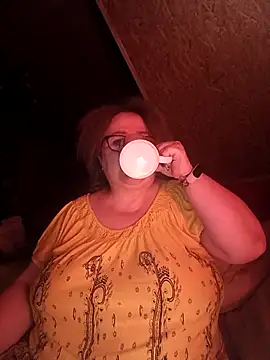 Iwenne Show in webcam