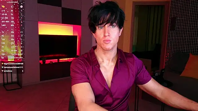 ChristianLevine_ Show in webcam