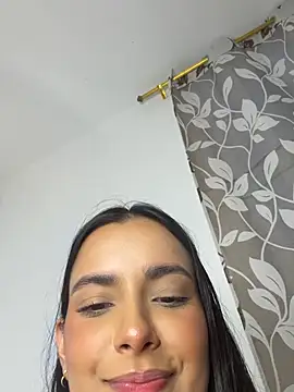 EmilySearss Adlı Modelin Canlı XXX Sohbeti