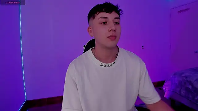 OLIVER_K élő XXX-chatje