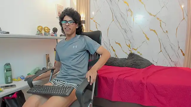 Zayn_Fox32 Live XXX Chat