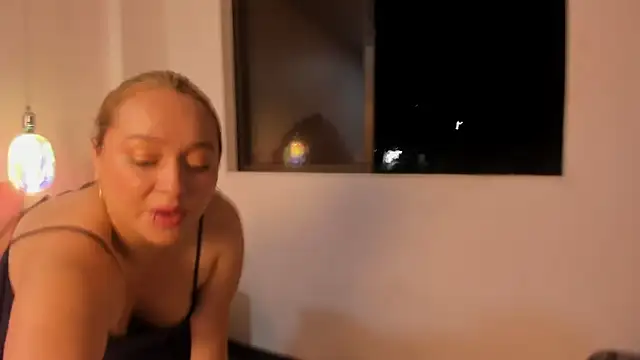 SabrinaVantress Chat XXX in diretta