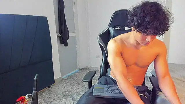 latin_beast4's Live XXX Chat