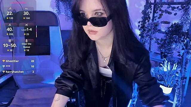 Elainebeness 即時 XXX 聊天