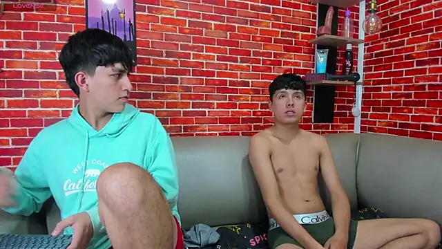 Hoot_boyss_ live XXX chat