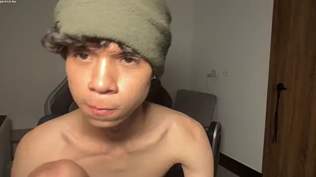 XXX chat uživo modela OopsAgain_