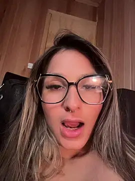 AliceStone19's Webcam Show