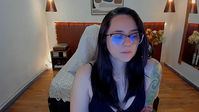 KatherineBond Chat XXX live