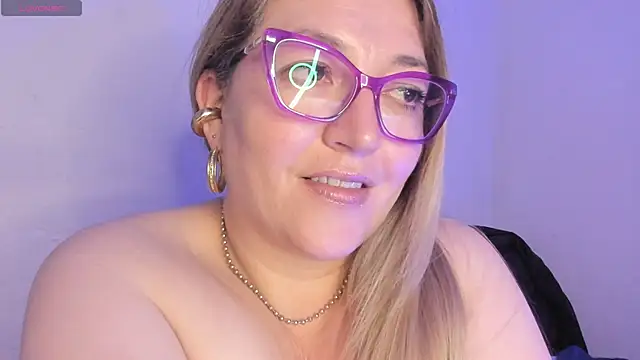 Naty_Mature_のライブXXXチャット